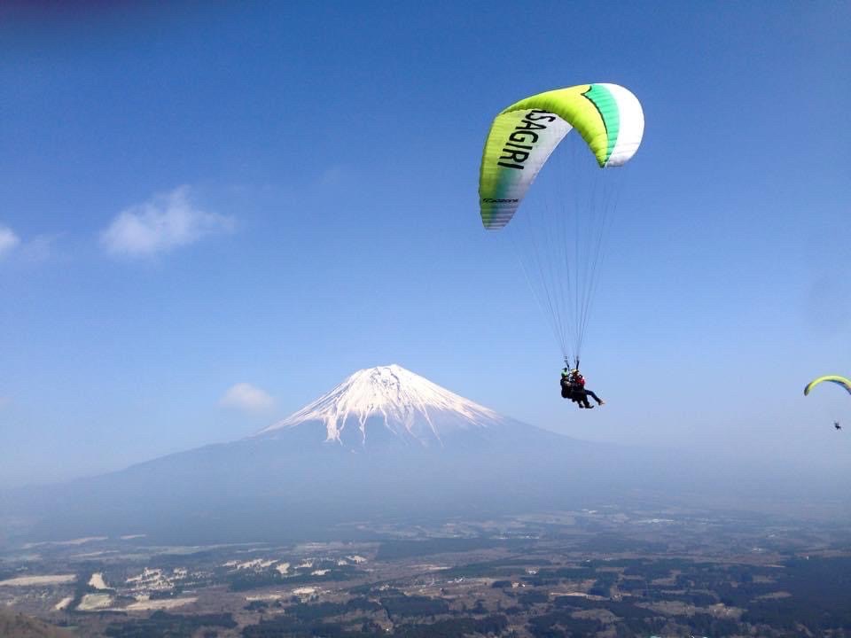 Paraglider at Mt.Fuji